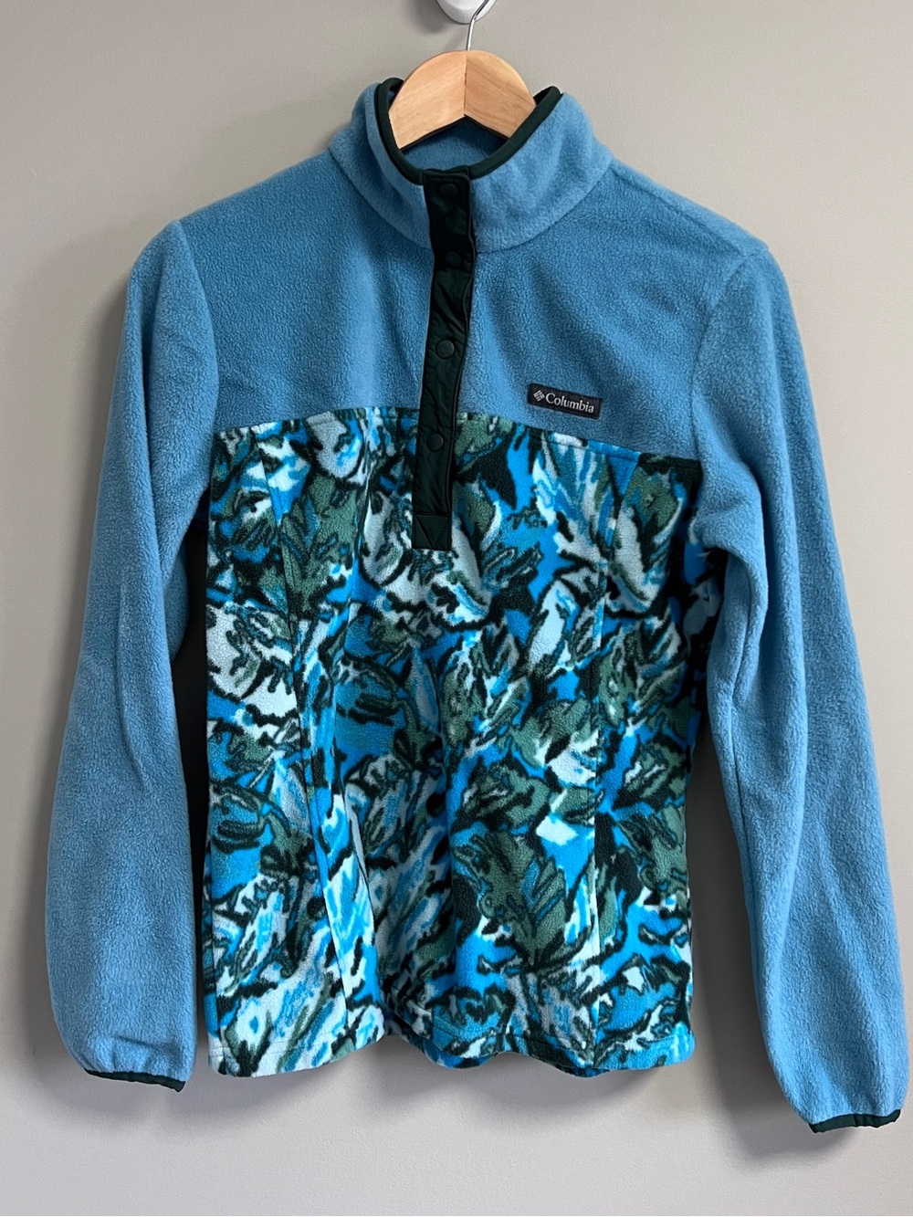 Columbia Blue and Teal Floral Fleece Snap Pullover - Picture 8 of 8